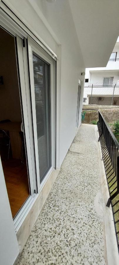 Cozy Apartment In Nea Smyrni Athen Exterior foto